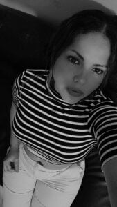 AmyShaky Public Pic 2