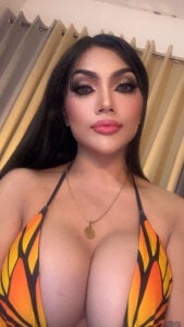 YourAsianGoddess69 Public Pic 3