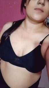 Keya-009 Public Foto 4