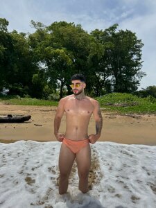 Ianalvarez your naughty boy Pic 5