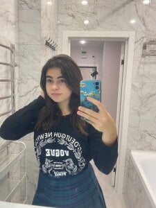 JoanBrach Colors of femininity Pic 3