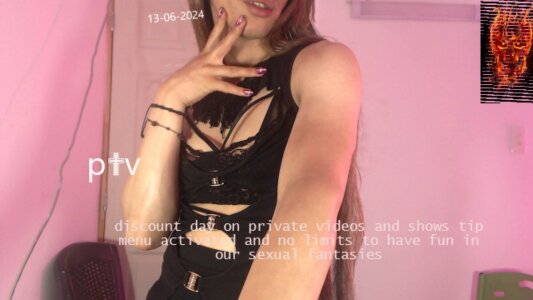 cutesweeetrobinsex mira mis uñas quedaron cool en esencial el dedito de amor ajaja Pic 8