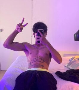 Enzo_Hunter Think you can resist? Pic 2