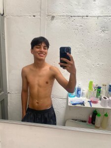 MiaAndLiamBenson He 🌸🐇 圖片 4