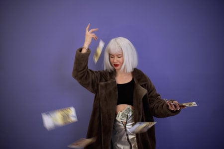 DreamVikky's Pretty Woman Cosplay Sex Photo 2