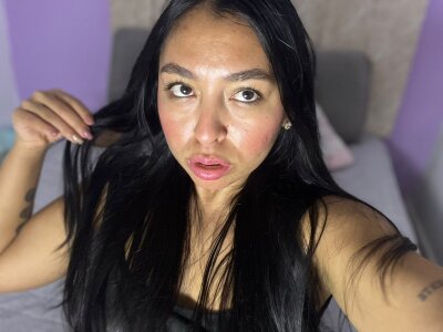 marywhitee__ I love dressing in black Εικόνα