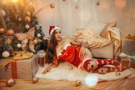 _ivone Merry Christmas🥵🎄 Pic 3