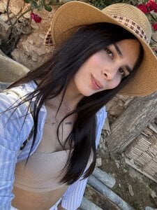 Lily_WellGifted: Public ( 5 фото)