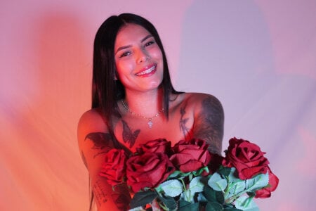 Shasa_8 I have a flower for you... Come get it and find what I have behind them! 🌹 Gambar 4