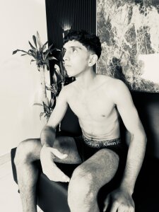 ObeyAndSmile 🔥 Uncensored Desire Foto 2