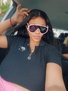 curvybigassqueen Public Foto 4