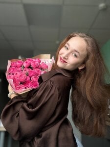 Julie_Lamb Me and the flowers Pic 3