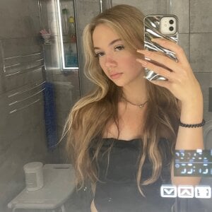 MilaSliger More beautiful photo^^ Poză 2