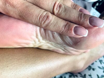 KrisKkiki Who say TOES,FEET? ALL PACKET??💥💥🤩 slika 8