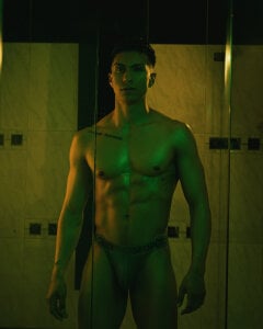 ApoloCruz Taking a shower Εικόνα 2