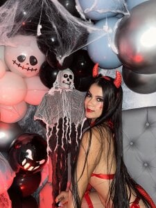 Anny-Cute Halloween Pic 5