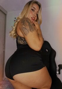 Curves that speak for themselves 🔥 de _Ninasanz Foto 2