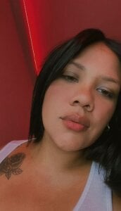 perla-BigAss- Public Pic 4