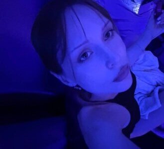 Beedream Anita টি ছবি