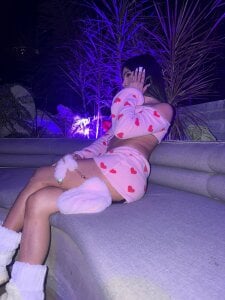 Zdjęcia DAYANNAVELEZ HAVING DINNER:  2