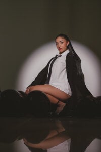 Antonella_Grayy Your sexy businesswoman Pic 3