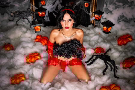 ElisaPeters It's Halloween season! 🎃💖🍬 Pic 3