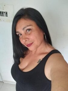 vivian-milf Public Pic 2