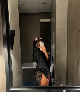 naomi_asian Public Pic 2