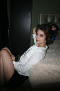 Carina_E Public Pic 2