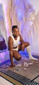 Amun_obsidian When the mirror no longer resists so much temptation. Pic 4