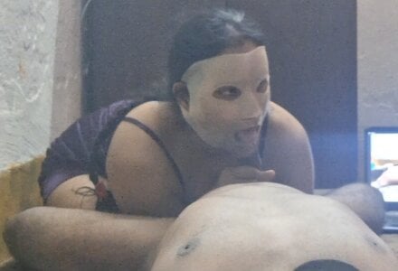 BustyBanuu Public Billede 2