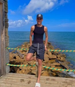 Jeremmy_Love enjoying the beach 圖片