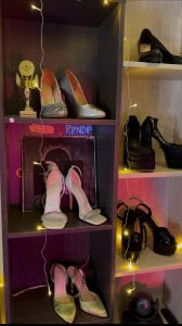 Me legs and feet od cuteeyesbaby  5 snímek