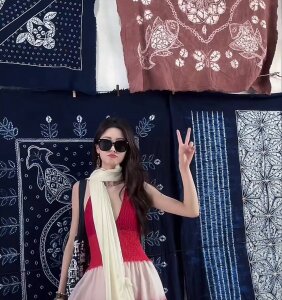 A-xiaoya Public Pic 5