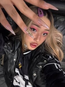 EIeniVanwart Meee Pic 5