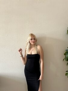 AnnieSwanson Public Pic 3