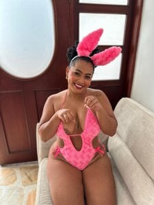 Madison-Diaz this bunny wants to play 😏 Pic 2