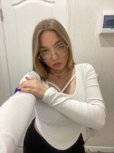 Me od RebeccaEglitis  3 snímek