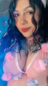 shayna_manson_ A LITTLE PINK Pic 5