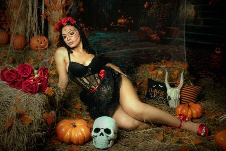 IRISCLARK1 Trick or treat🎃… You decide 😈 Pic 2