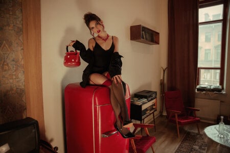 GIGI_DAVS submissive retco girl Pic