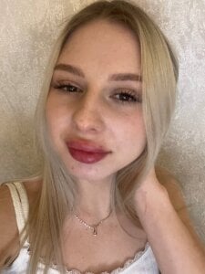 MonaChasey Worthy of your attention?^^ Pic