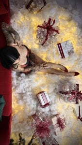 ChristineFord_ Santa's Naughty Little Helper 🎅🎁💋 Pic 2