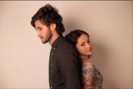 Loggan_donnelly my queen Hình 2