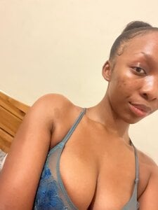 BellaRosex_x Public Pic 3