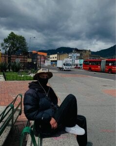 🥷🏼 de Juanse_Colling  2 Imagens