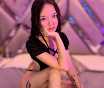 HarperrWest kullanıcısının If you need love, let me know and we will do it 🙊😇 albümü -  3 fotoğraf