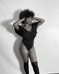 Coral_Lise My world to black and white 🖤 Photo 3