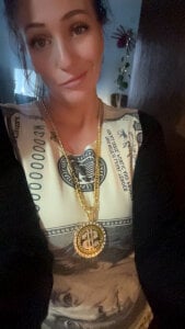 TheSweetestFknSlut Honey Money - Out w/ The Mini Pic