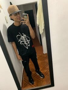 Welcome to my room 👋 de Frayhot777  3 Imagens